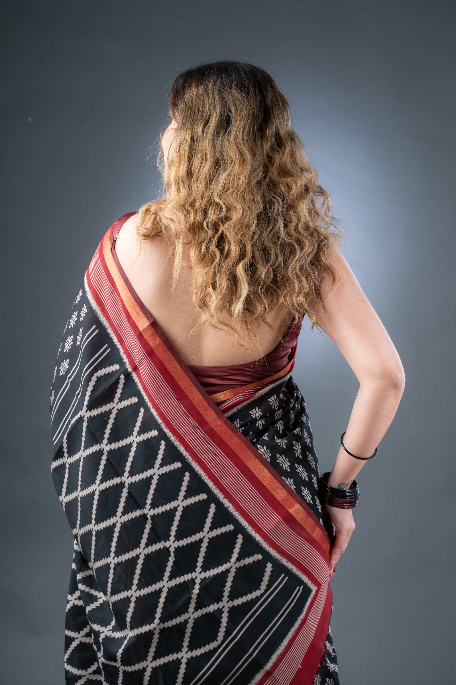 Classic Maheshwari Black and Maroon Silk Saree